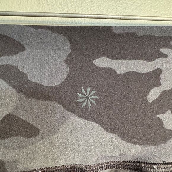 Athleta Salutation Camo Jogger Pants Gray Stretch Sz M - Picture 6 of 9